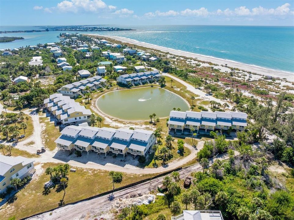 For Sale: $199,000 (2 beds, 2 baths, 946 Square Feet)