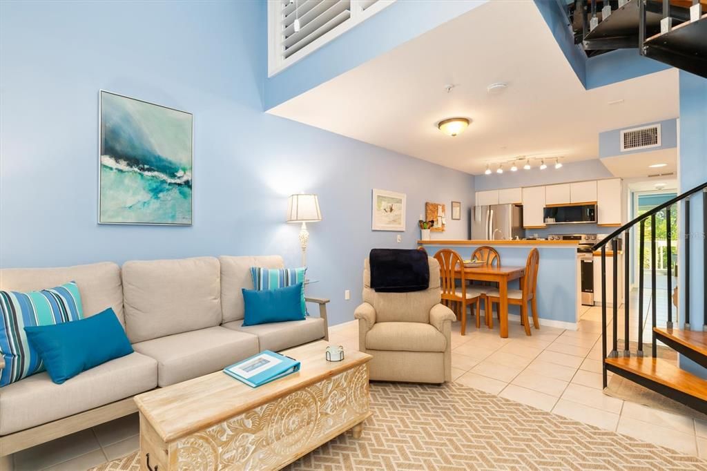 For Sale: $199,000 (2 beds, 2 baths, 946 Square Feet)