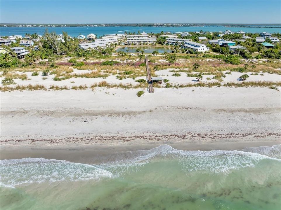 For Sale: $199,000 (2 beds, 2 baths, 946 Square Feet)