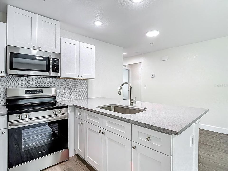 出租: $2,299 (3 贝兹, 2 浴室, 1130 平方英尺)