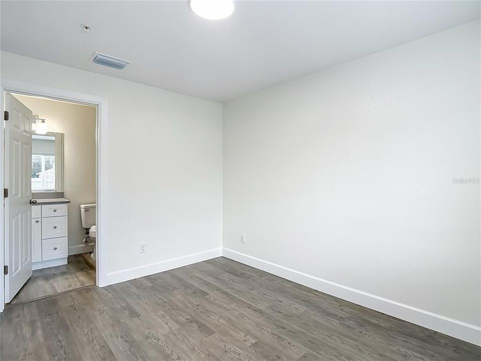 出租: $2,299 (3 贝兹, 2 浴室, 1130 平方英尺)