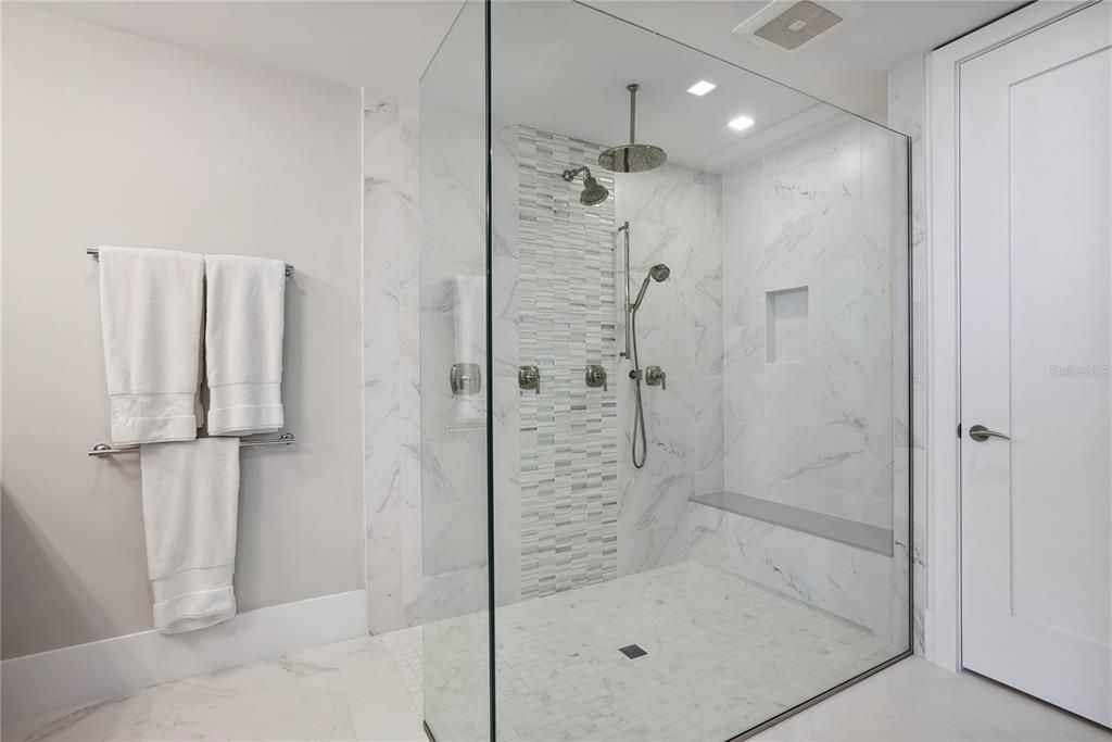 На продажу: $6,499,000 (4 спален, 4 ванн, 3882 Квадратных фут)