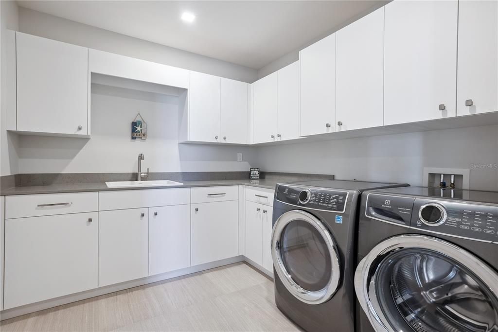 На продажу: $6,499,000 (4 спален, 4 ванн, 3882 Квадратных фут)