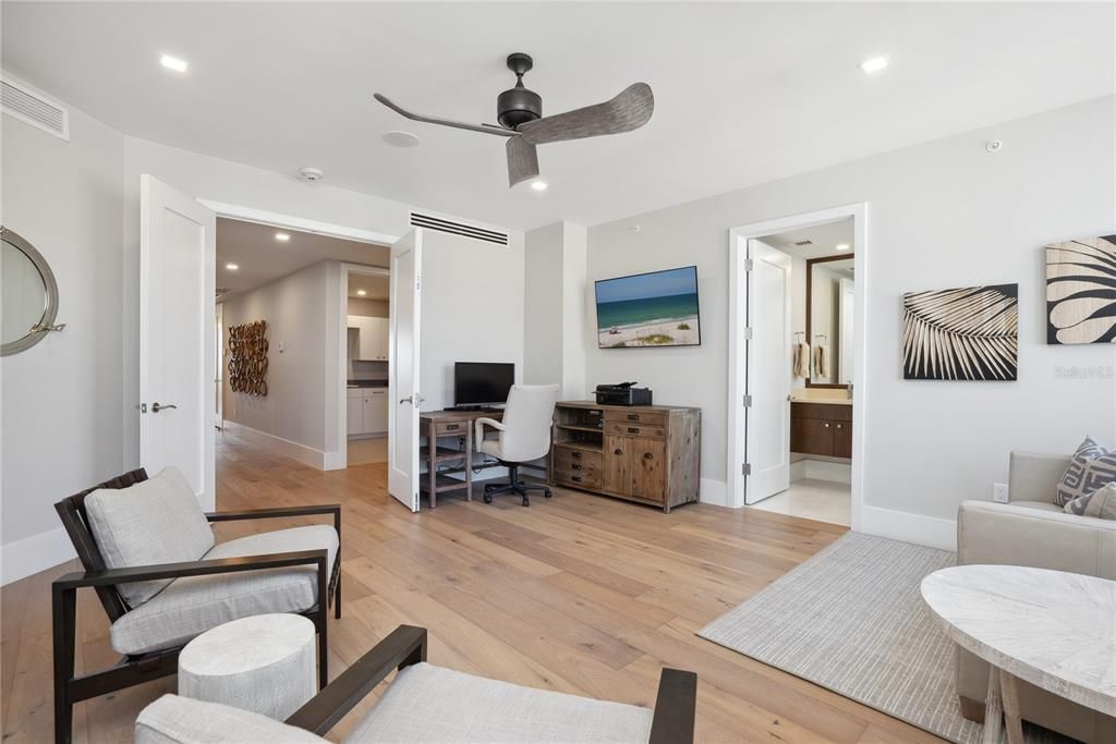 На продажу: $6,499,000 (4 спален, 4 ванн, 3882 Квадратных фут)