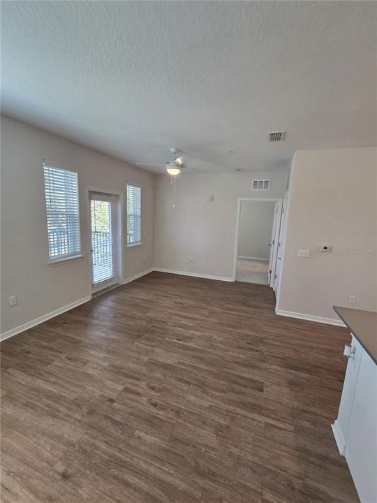 For Rent: $1,595 (1 beds, 1 baths, 733 Square Feet)
