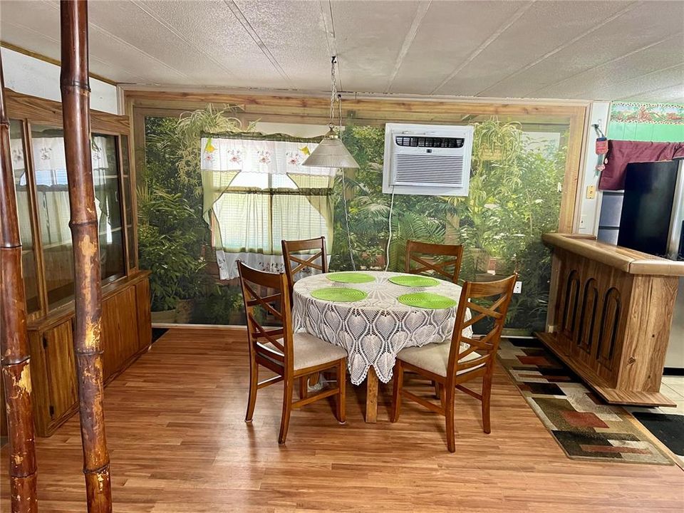 For Sale: $105,000 (3 beds, 2 baths, 1248 Square Feet)