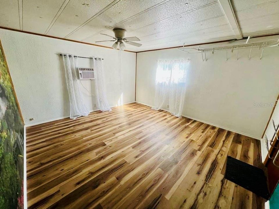 For Sale: $105,000 (3 beds, 2 baths, 1248 Square Feet)