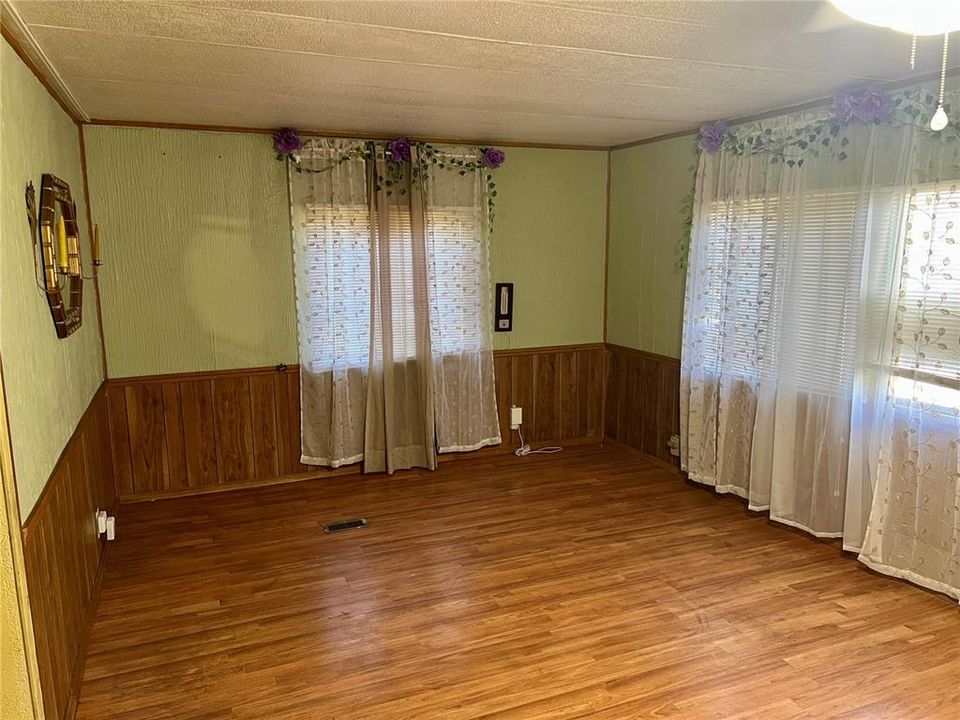 For Sale: $105,000 (3 beds, 2 baths, 1248 Square Feet)