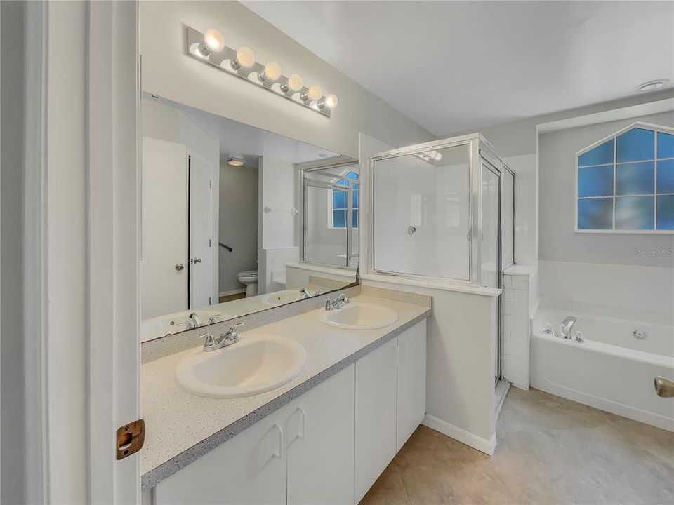 На продажу: $360,000 (3 спален, 2 ванн, 1636 Квадратных фут)