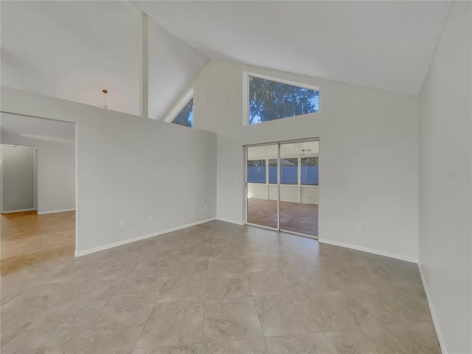 На продажу: $360,000 (3 спален, 2 ванн, 1636 Квадратных фут)