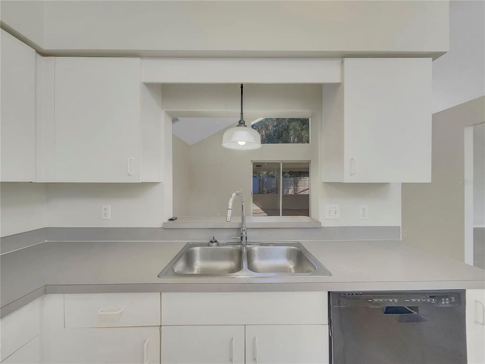 На продажу: $360,000 (3 спален, 2 ванн, 1636 Квадратных фут)