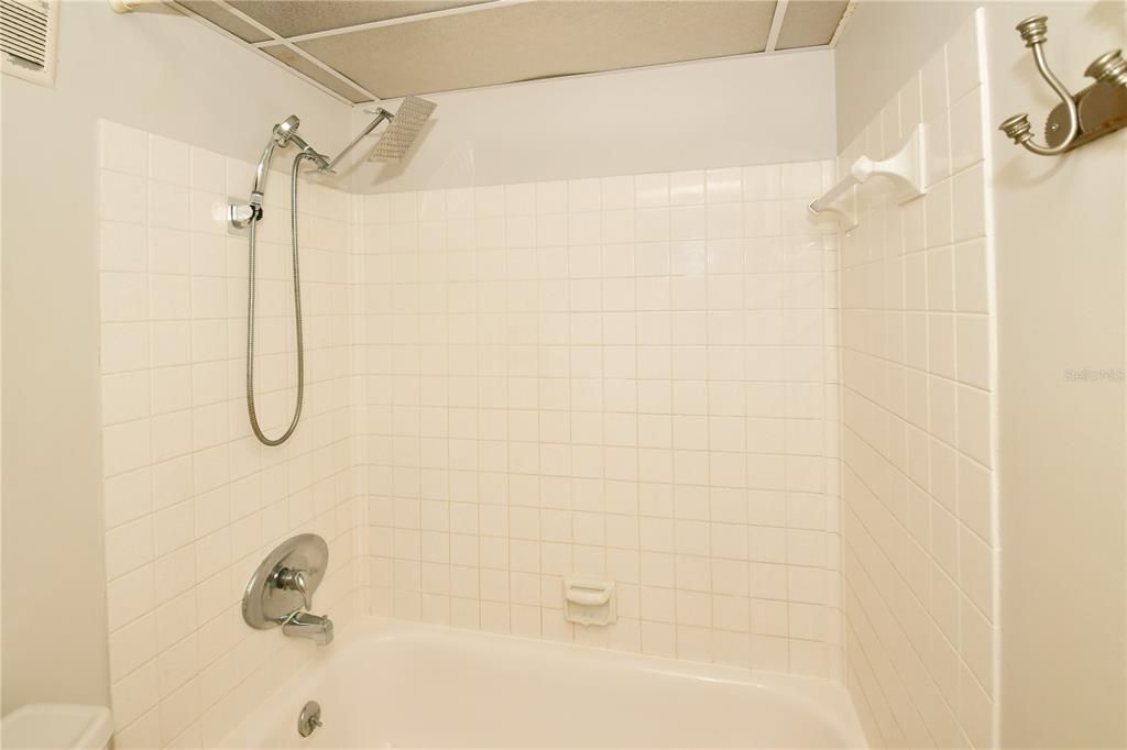 出租: $2,450 (1 贝兹, 1 浴室, 680 平方英尺)