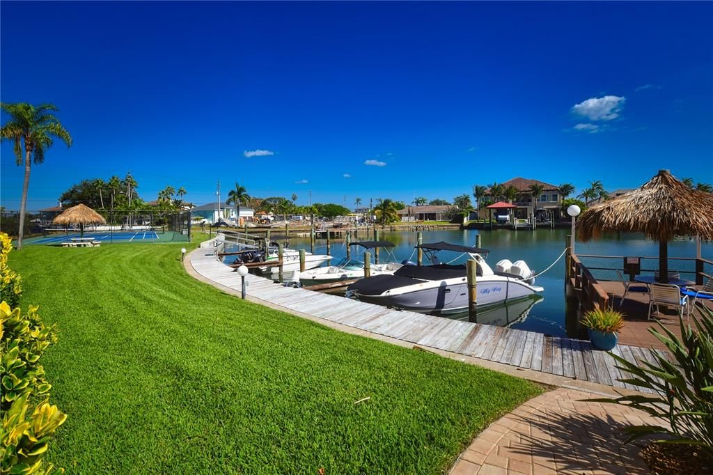 出租: $2,450 (1 贝兹, 1 浴室, 680 平方英尺)