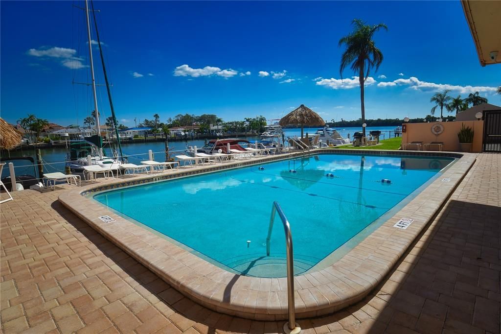 出租: $2,450 (1 贝兹, 1 浴室, 680 平方英尺)