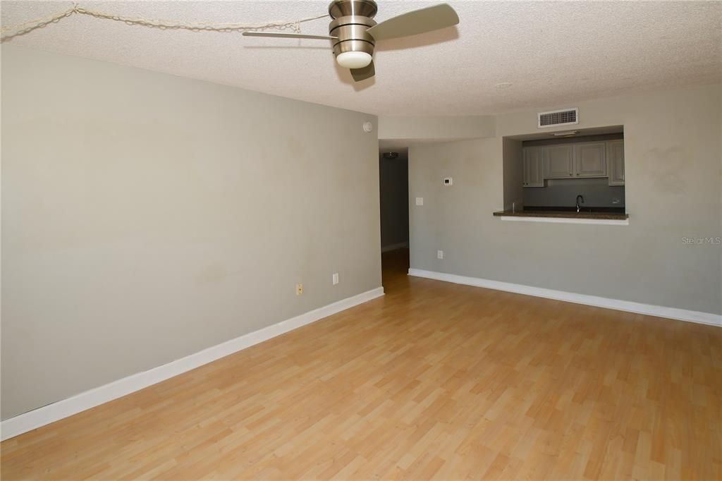 出租: $2,450 (1 贝兹, 1 浴室, 680 平方英尺)