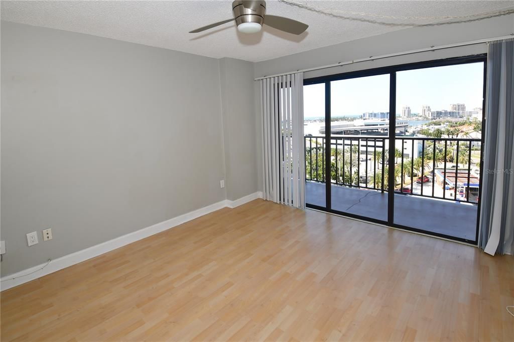 出租: $2,450 (1 贝兹, 1 浴室, 680 平方英尺)