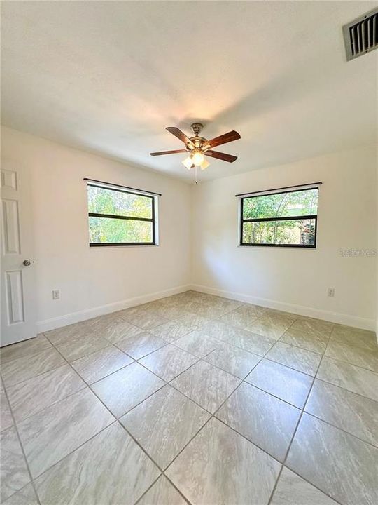 出租: $2,200 (4 贝兹, 3 浴室, 1834 平方英尺)