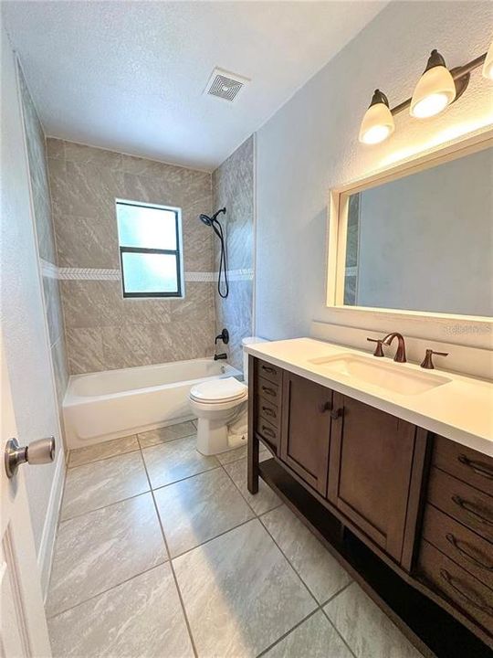 出租: $2,200 (4 贝兹, 3 浴室, 1834 平方英尺)