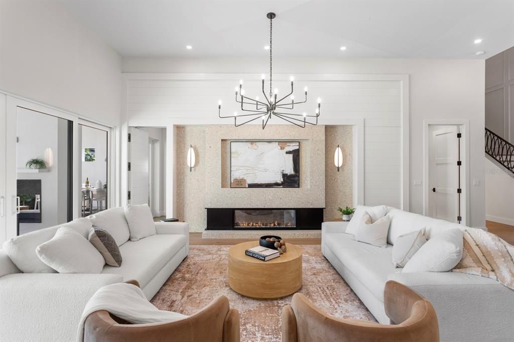 For Sale: $4,745,000 (5 beds, 6 baths, 6584 Square Feet)