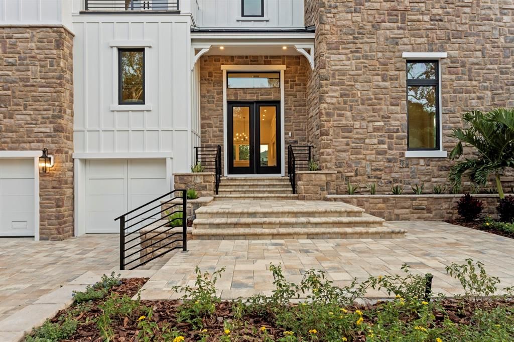 For Sale: $4,745,000 (5 beds, 6 baths, 6584 Square Feet)