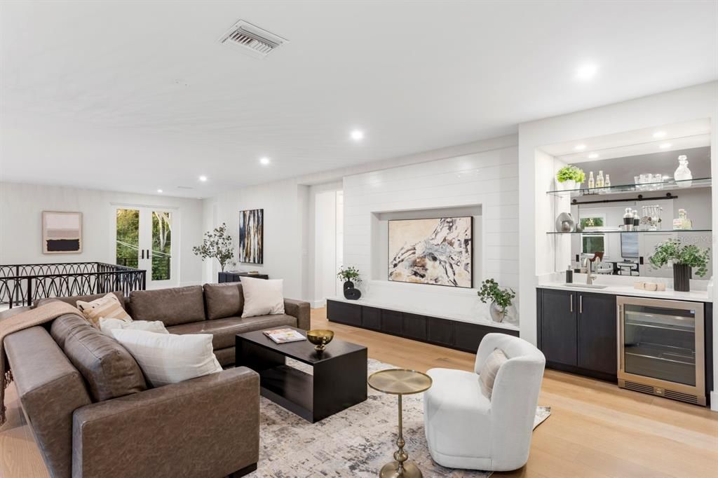 For Sale: $4,745,000 (5 beds, 6 baths, 6584 Square Feet)