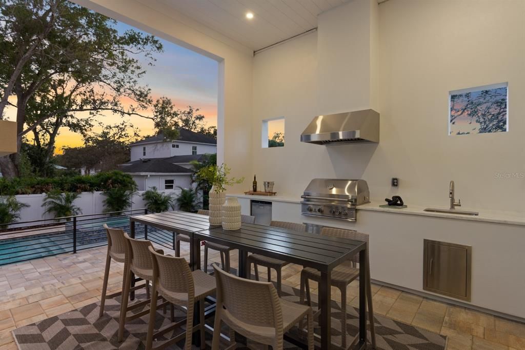 For Sale: $4,745,000 (5 beds, 6 baths, 6584 Square Feet)