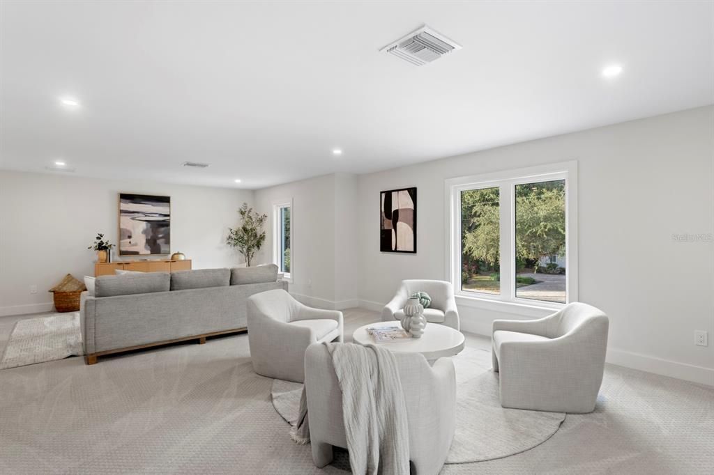 For Sale: $4,745,000 (5 beds, 6 baths, 6584 Square Feet)