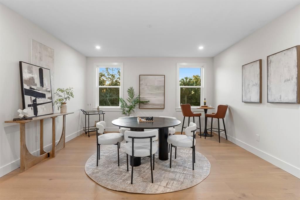 For Sale: $4,745,000 (5 beds, 6 baths, 6584 Square Feet)