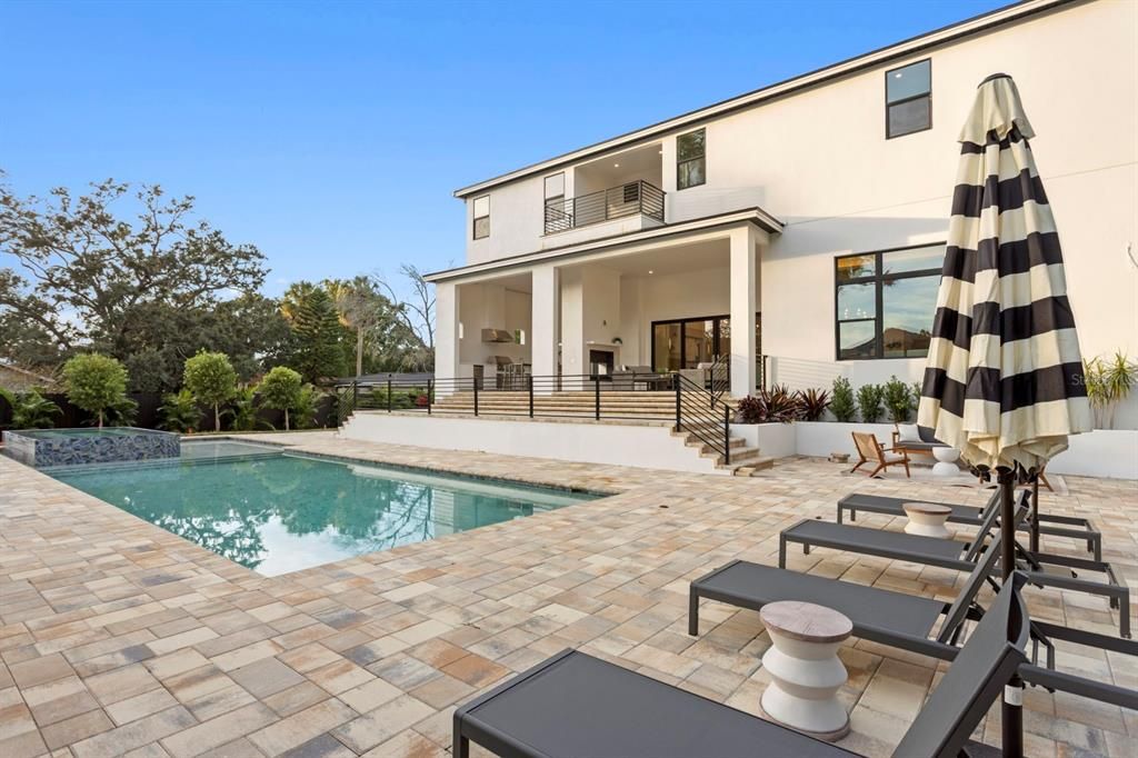 For Sale: $4,745,000 (5 beds, 6 baths, 6584 Square Feet)