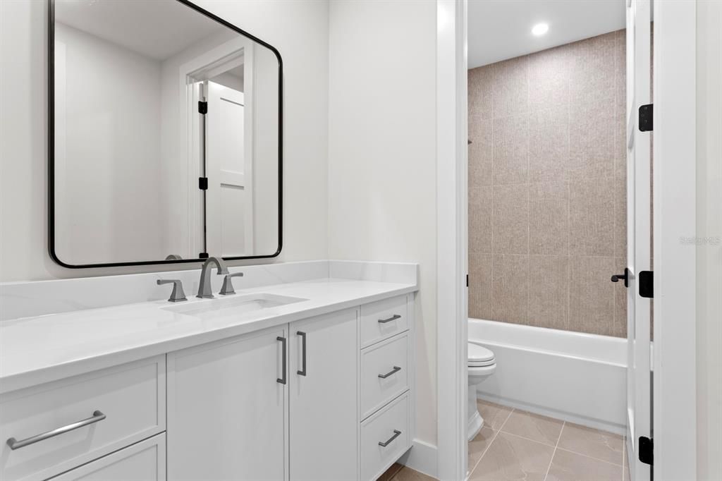 For Sale: $4,745,000 (5 beds, 6 baths, 6584 Square Feet)