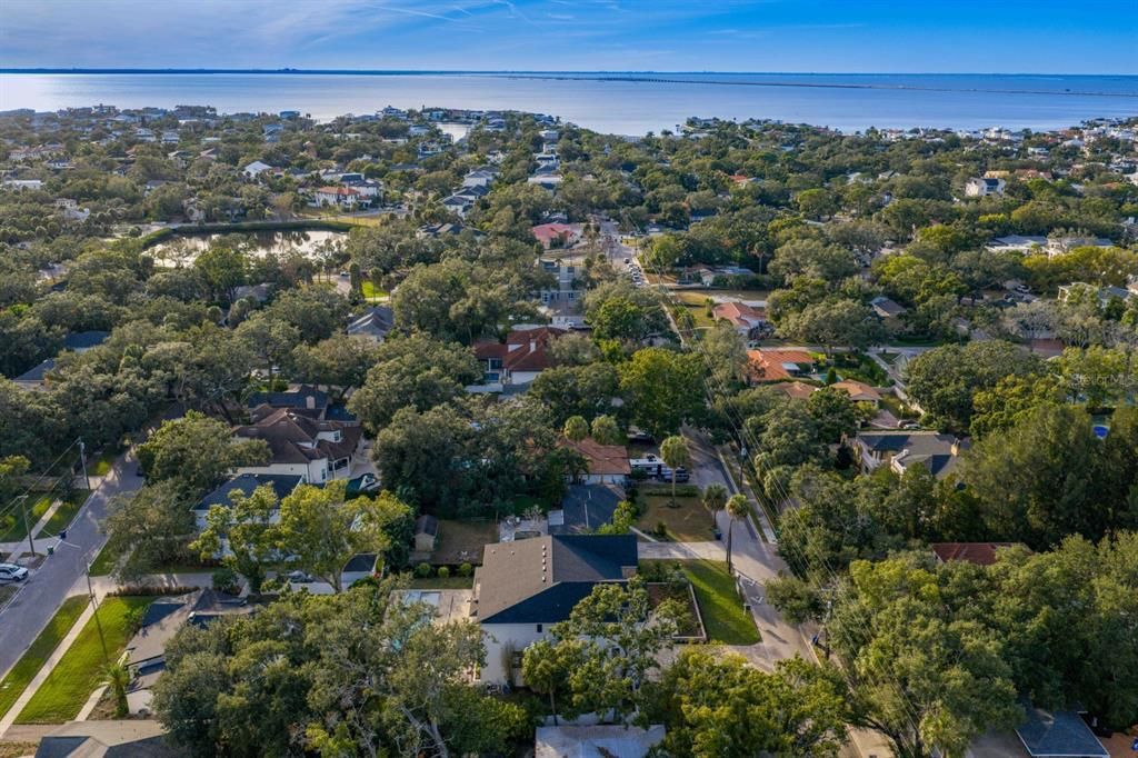 For Sale: $4,745,000 (5 beds, 6 baths, 6584 Square Feet)