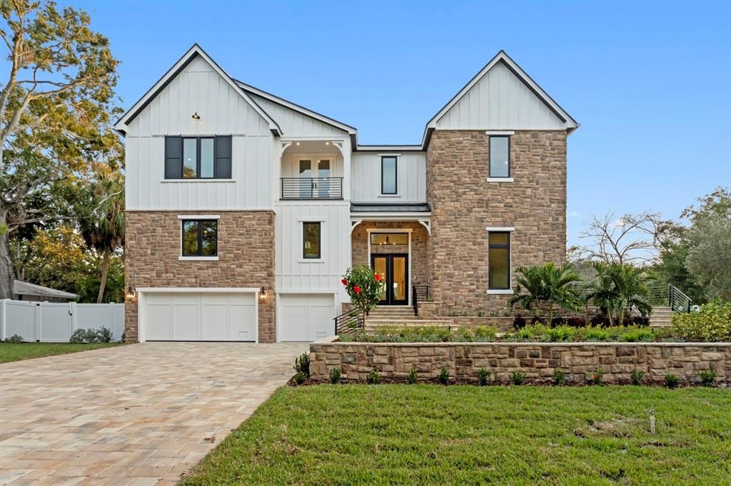 For Sale: $4,745,000 (5 beds, 6 baths, 6584 Square Feet)