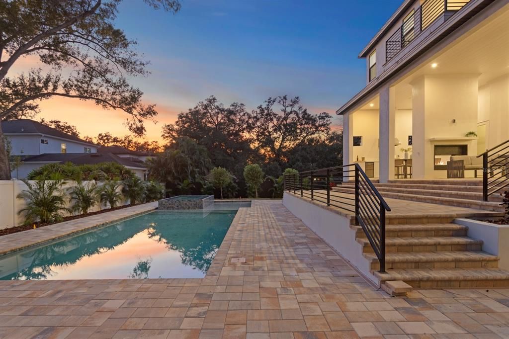 For Sale: $4,745,000 (5 beds, 6 baths, 6584 Square Feet)