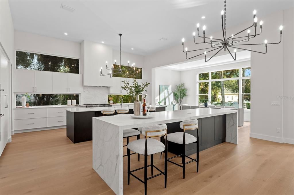 For Sale: $4,745,000 (5 beds, 6 baths, 6584 Square Feet)