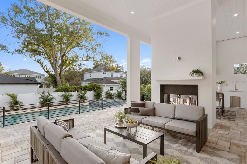 For Sale: $4,745,000 (5 beds, 6 baths, 6584 Square Feet)