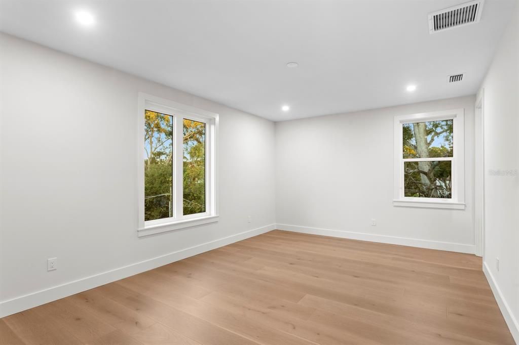 For Sale: $4,745,000 (5 beds, 6 baths, 6584 Square Feet)