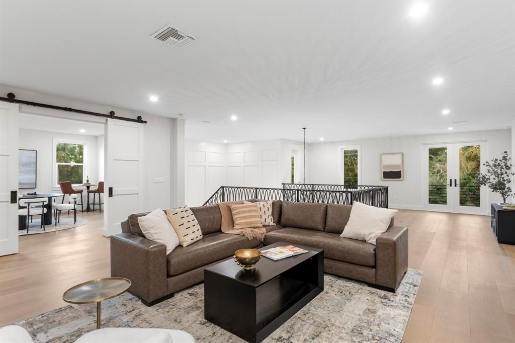 For Sale: $4,745,000 (5 beds, 6 baths, 6584 Square Feet)