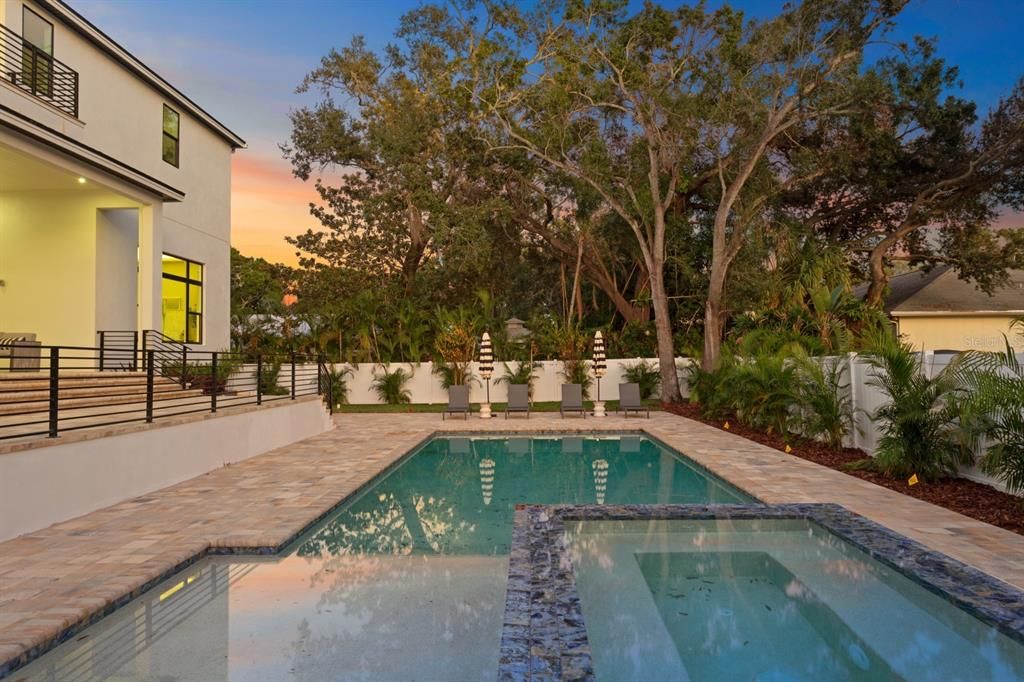 For Sale: $4,745,000 (5 beds, 6 baths, 6584 Square Feet)