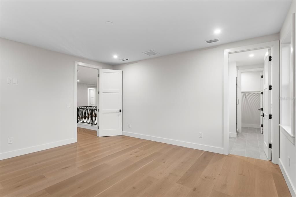 For Sale: $4,745,000 (5 beds, 6 baths, 6584 Square Feet)