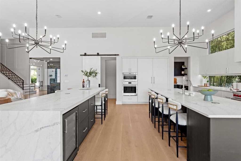 For Sale: $4,745,000 (5 beds, 6 baths, 6584 Square Feet)