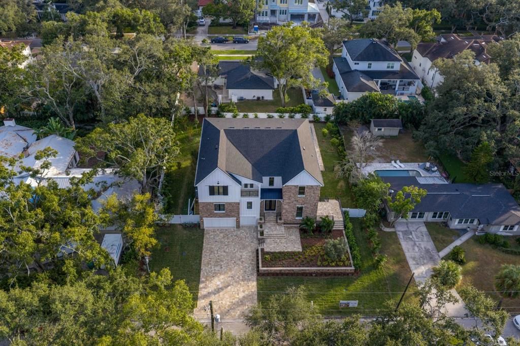 For Sale: $4,745,000 (5 beds, 6 baths, 6584 Square Feet)