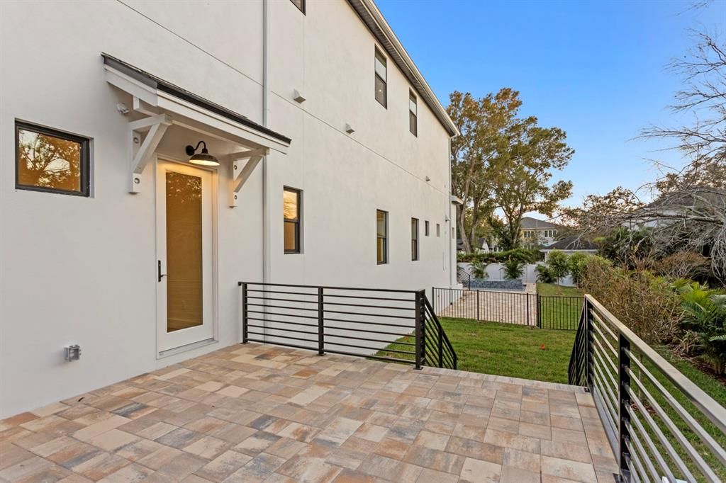 For Sale: $4,745,000 (5 beds, 6 baths, 6584 Square Feet)