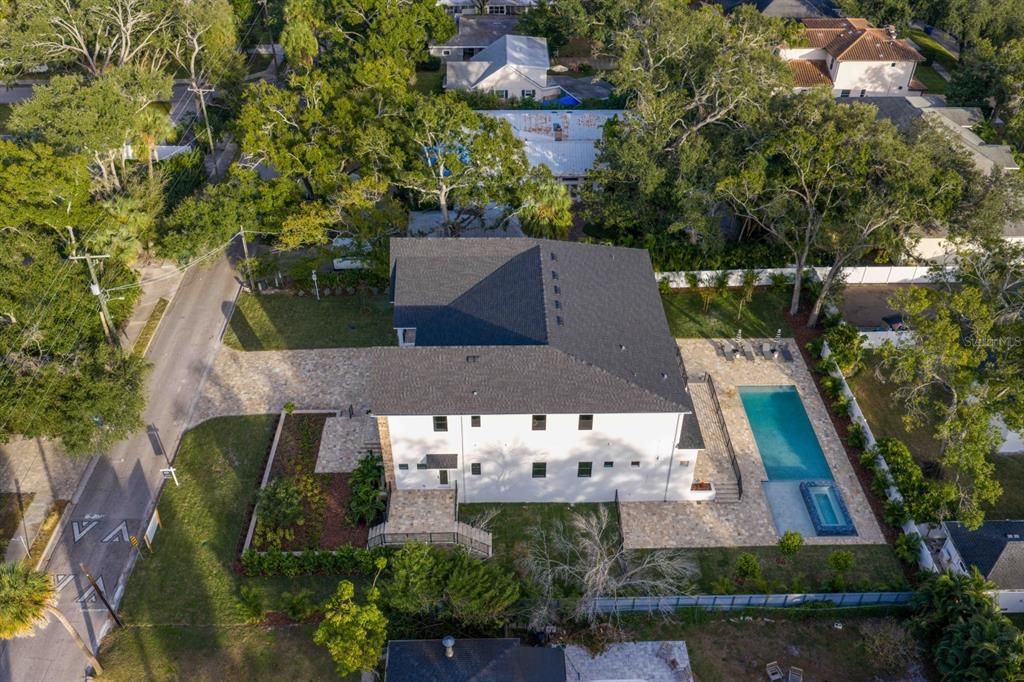 For Sale: $4,745,000 (5 beds, 6 baths, 6584 Square Feet)