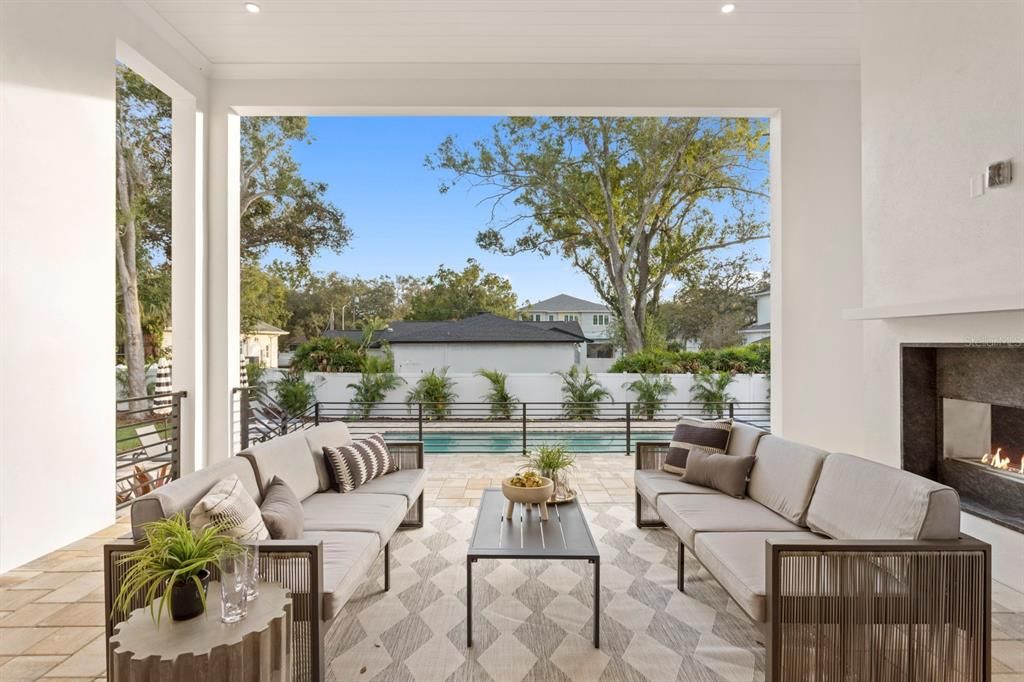 For Sale: $4,745,000 (5 beds, 6 baths, 6584 Square Feet)