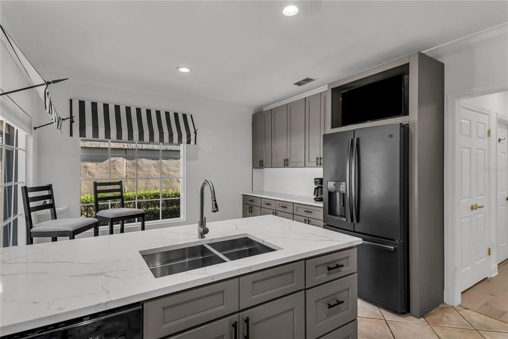 待售: $869,000 (3 贝兹, 2 浴室, 2403 平方英尺)