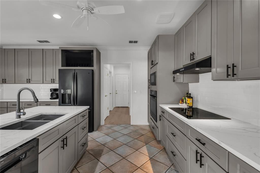 待售: $869,000 (3 贝兹, 2 浴室, 2403 平方英尺)