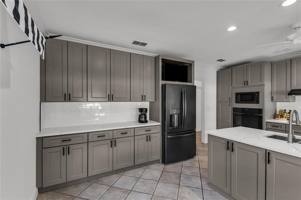 待售: $869,000 (3 贝兹, 2 浴室, 2403 平方英尺)