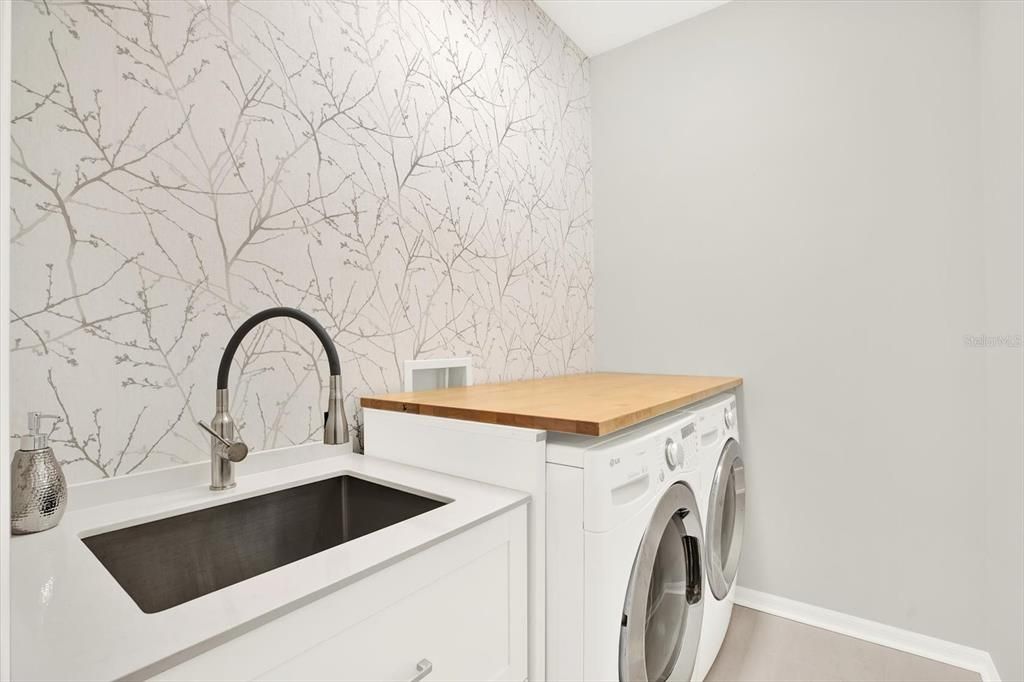 Active With Contract: $600,000 (5 beds, 3 baths, 3424 Square Feet)