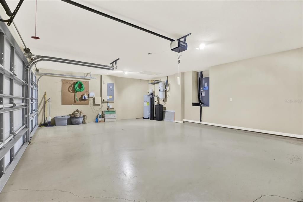 Active With Contract: $600,000 (5 beds, 3 baths, 3424 Square Feet)