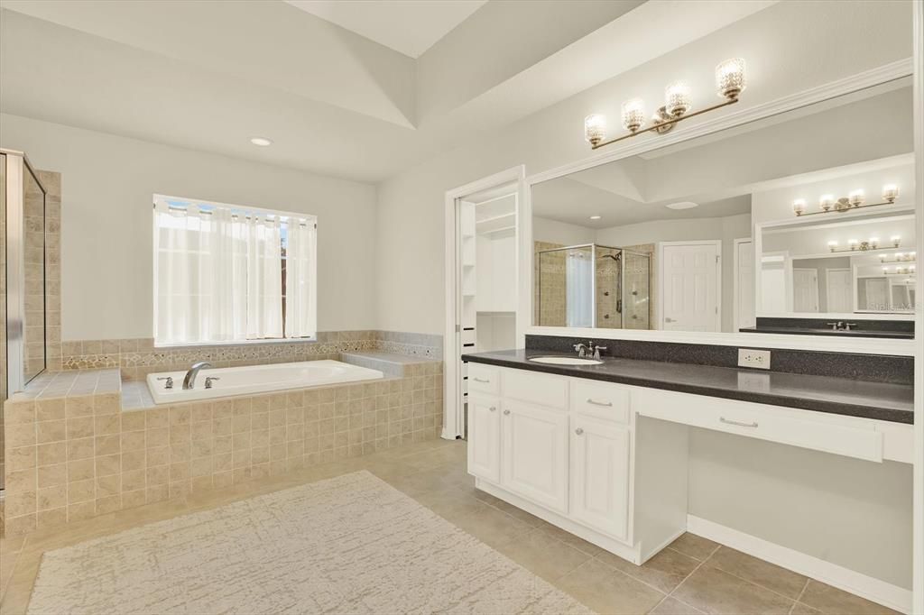 Active With Contract: $600,000 (5 beds, 3 baths, 3424 Square Feet)